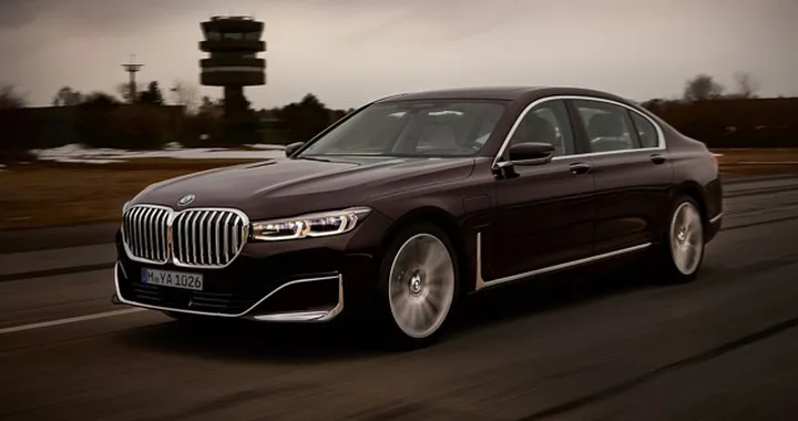 Bmw Serie 7: ecco la nuova versione ibrida plug-in