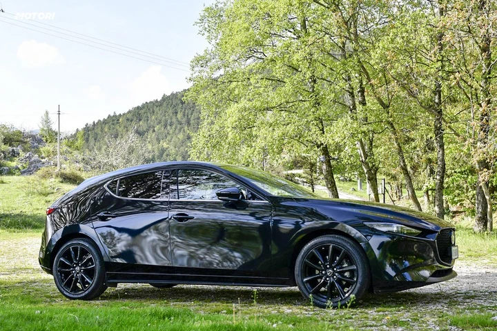 Mazda 3 Skyactiv-X Exclusive AT: la prova su strada