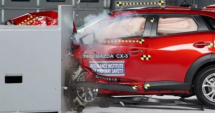 Crash test IIHS: massima valutazione per Mazda