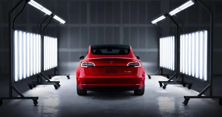 Tesla in caduta libera: crollano le vendite in Europa, -76% in Germania
