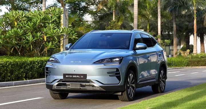 BYD brucia i concorrenti: 10 milioni di auto elettriche e un vantaggio di 5 anni