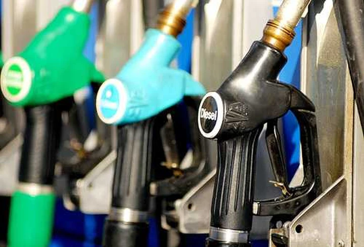 Caro benzina, l'unica salvezza il low cost?