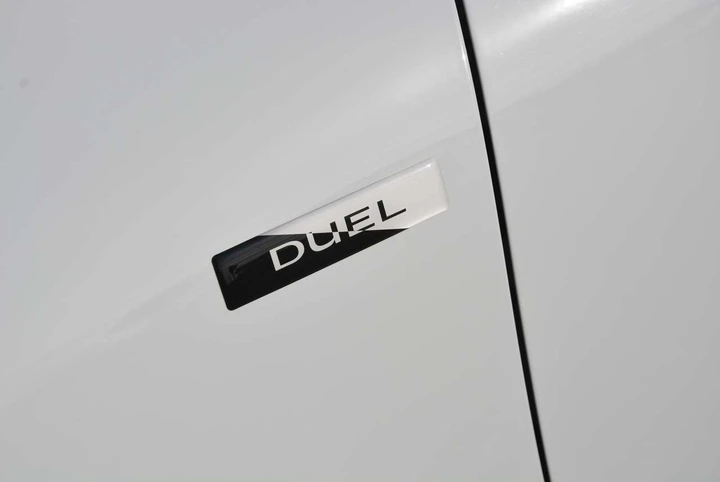Renault Clio Duel: berlina e station wagon a confronto