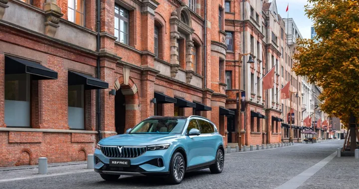 Voyah Free: il SUV elettrico debutta al Macerata Opera Festival 2024