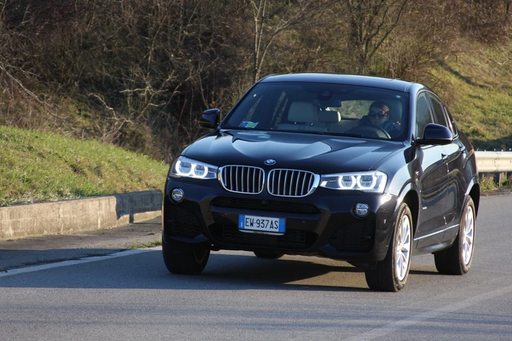 BMW X4 xDrive 35d Msport, prova su strada