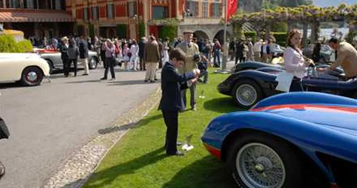Bellezze di primavera in passerella a Villa d'Este
