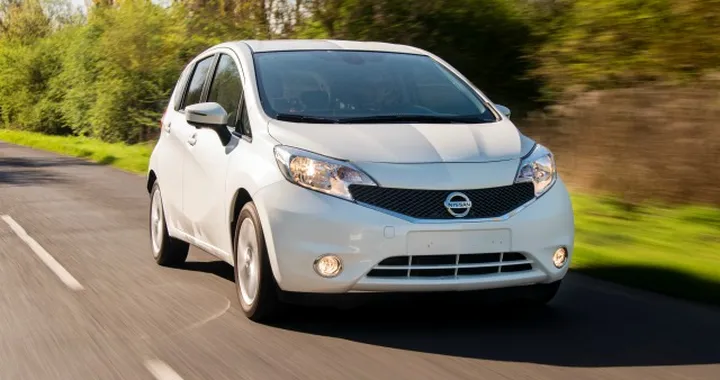 Nissan Note: la vernice autopulente che non si sporca