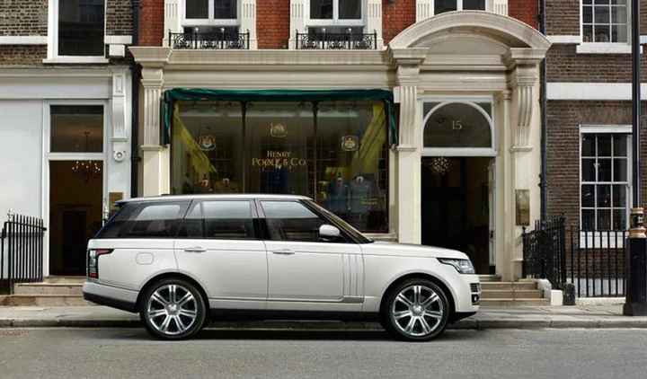 Range Rover L 2014, il debutto a Dubai