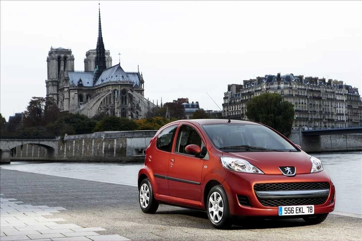 PEUGEOT 107
