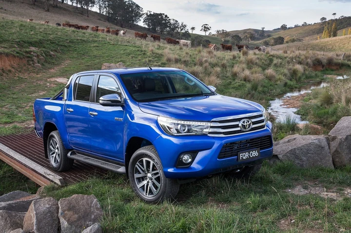 Toyota HiLux 2015: le immagini ufficiali
