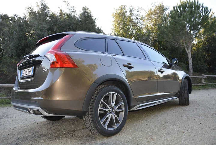 Volvo S60 e V60 Cross Country in prova
