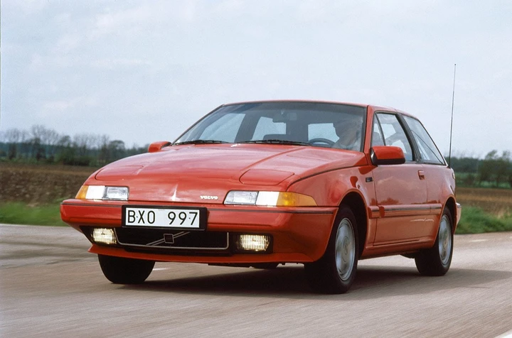 Volvo 480 1986 - 1995: la storia nelle immagini