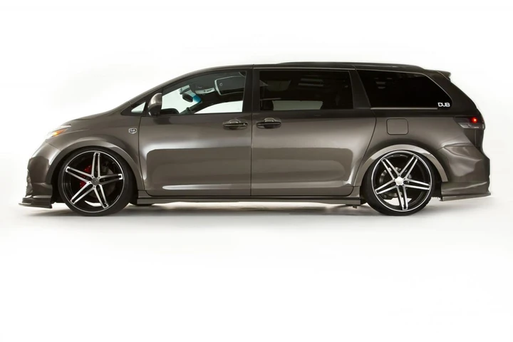Toyota Siena e Yaris Dub Edition al SEMA 2014
