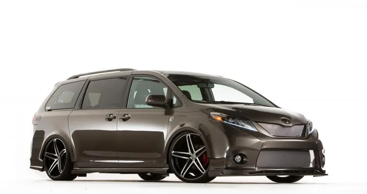 Toyota Siena e Yaris Dub Edition per il SEMA