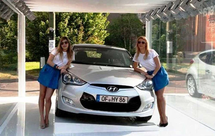 Hyundai Veloster al Brera Design District 2011