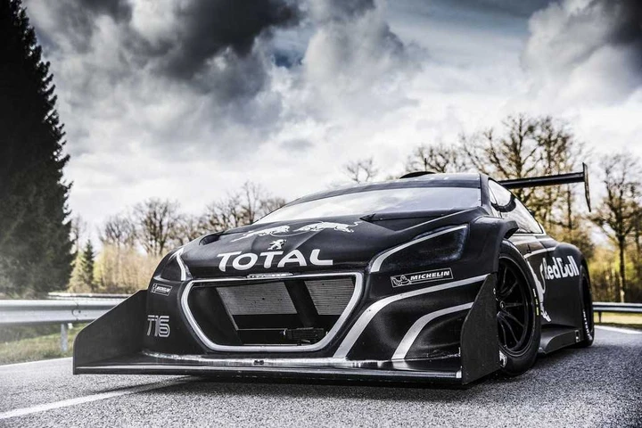 Peugeot 208 T16 Pikes Peak: 0-100 km/h in 1,8 secondi!