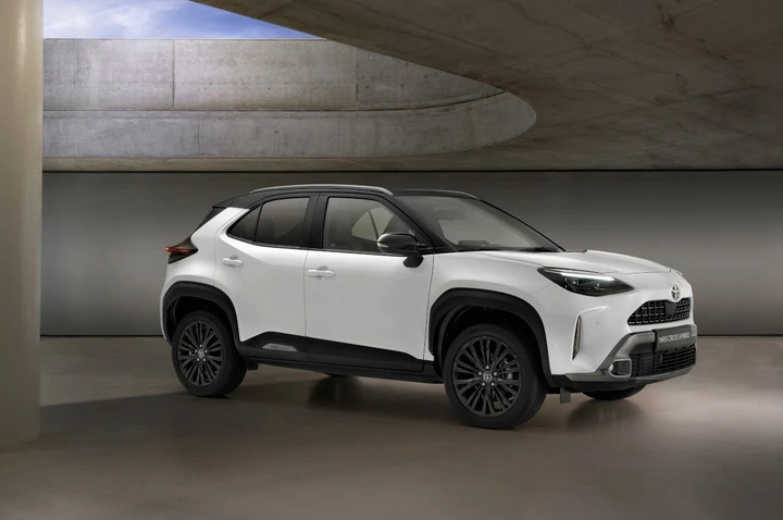 Toyota Yaris Cross Adventure e Yaris Cross Premiere Edition 2021: immagini ufficiali
