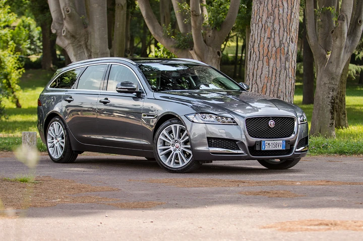 Jaguar XF 2.0d R-Sport AWD Sportbrake: la prova su strada