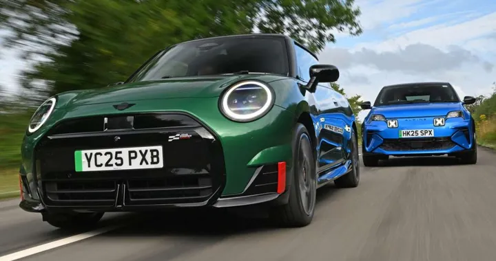 Alpine A290 vs MINI JCW Electric: sfida tra hot hatch a zero emissioni
