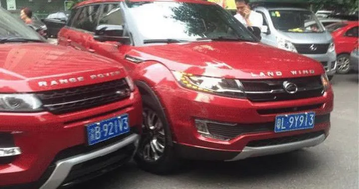 Cina, la Landwind X7 si scontra con la Range Rover Evoque
