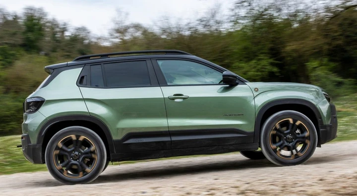 Jeep Avenger si rinnova: arriva anche il turbo benzina manuale