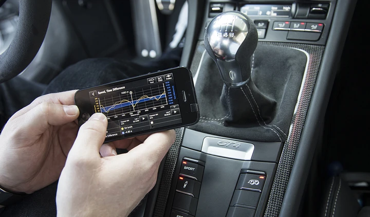 Porsche: debutta l’app  Track Precision per le vetture GT