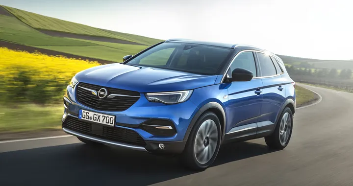Opel Grandland X con motore 1.6 benzina: al via le consegne