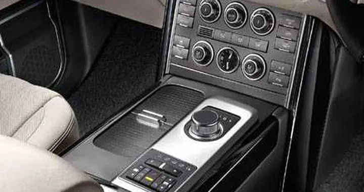 Range Rover 2011: nuovo diesel V8 e cambio