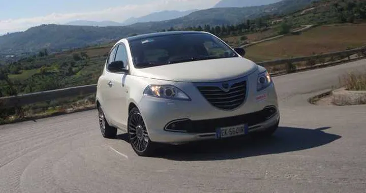 Lancia Ypsilon 0,9 Twin Air: la prova su strada