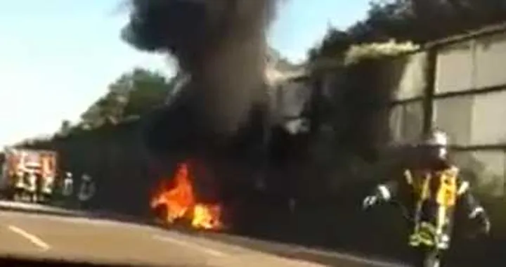 Ferrari FF, un esemplare va a fuoco in Germania