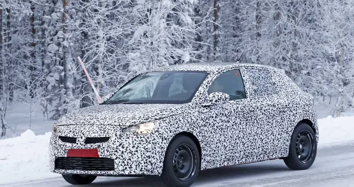 Nuova Opel Corsa: ecco le foto spia