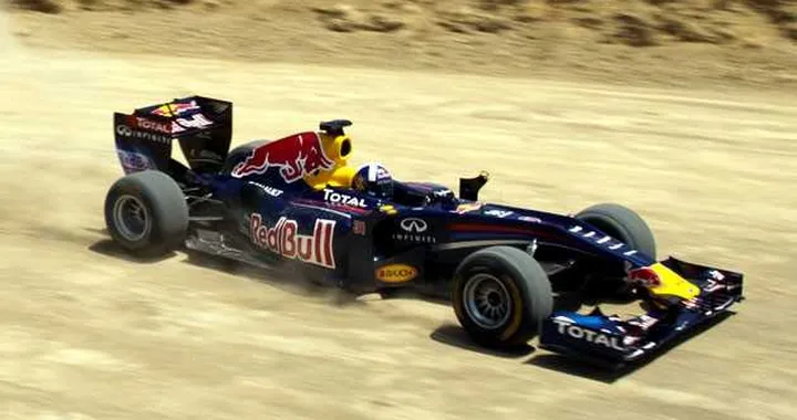 F1: la Red Bull prova le strade sterrate del Texas