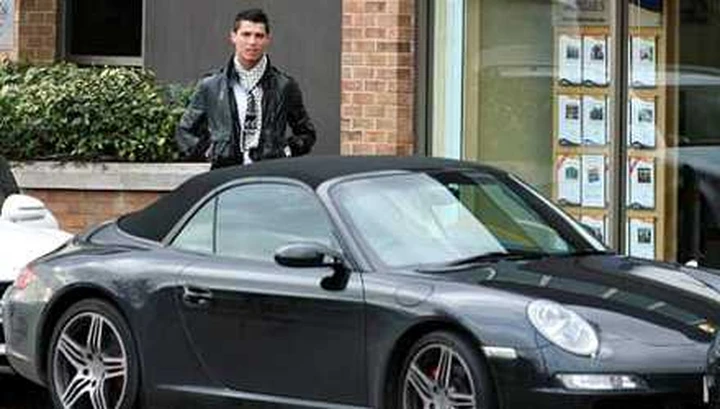 Cristiano Ronaldo vende la sua collezione di auto con guida a destra