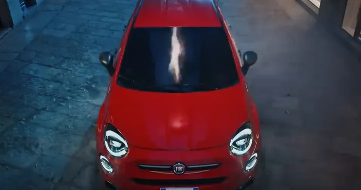 Fiat 500X Sport: le prime immagini nel video di Ava Max