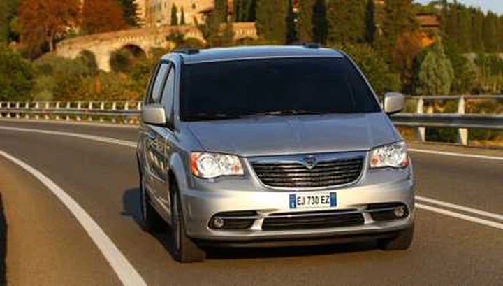 Lancia Voyager Platinum: ancora più ricca