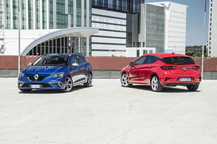 Opel Astra 1.6 T Dynamic OPC Line VS Renault Megane Sporter TCe GT