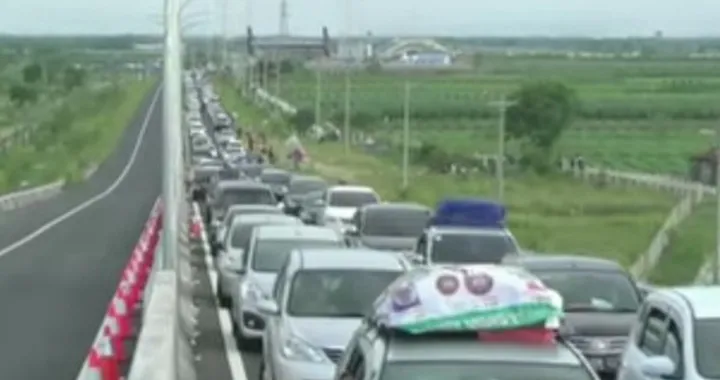 Indonesia, ingorgo killer: 12 morti