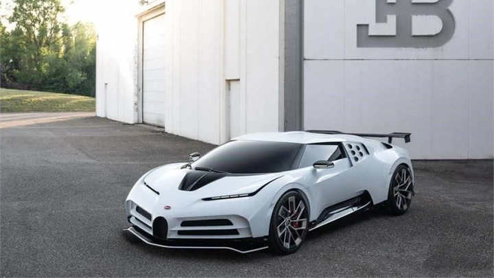 Una Bugatti Centodieci da 9 milioni di dollari per Cristiano Ronaldo