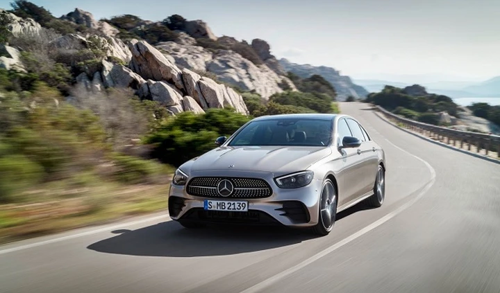 Mercedes Classe E 2020: allestimenti, motori ibridi e prezzi
