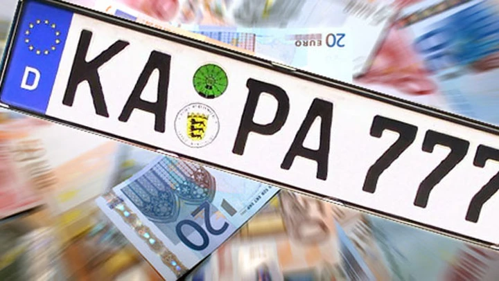 Un decreto-legge per vietare l'immatricolazione di auto all'estero