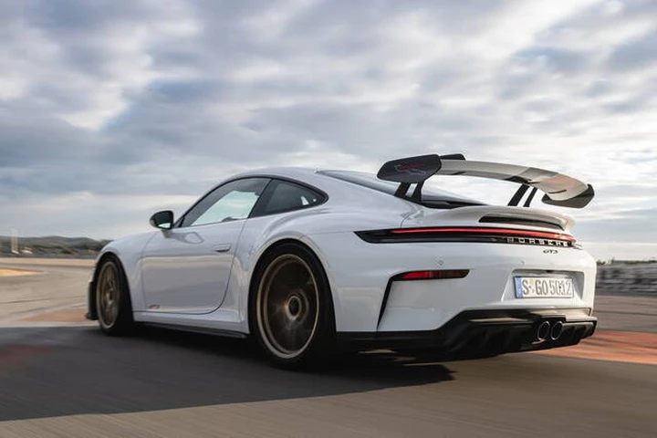 Porsche 911 GT3, trionfo della tecnica: il restyling stupisce