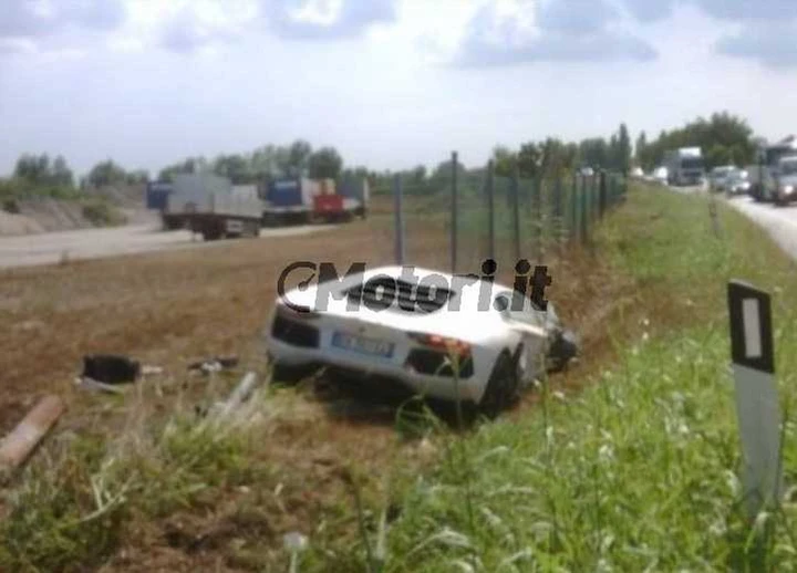 Primo incidente per la Lamborghini Aventador