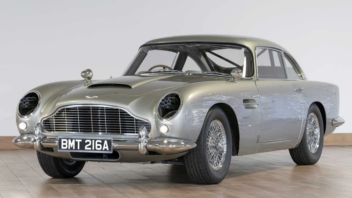 Aston Martin DB5 e le altre auto di Bond