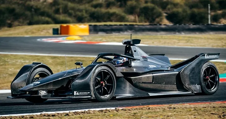 Formula E: primi test della monoposto Mercedes EQ Silver Arrow 01