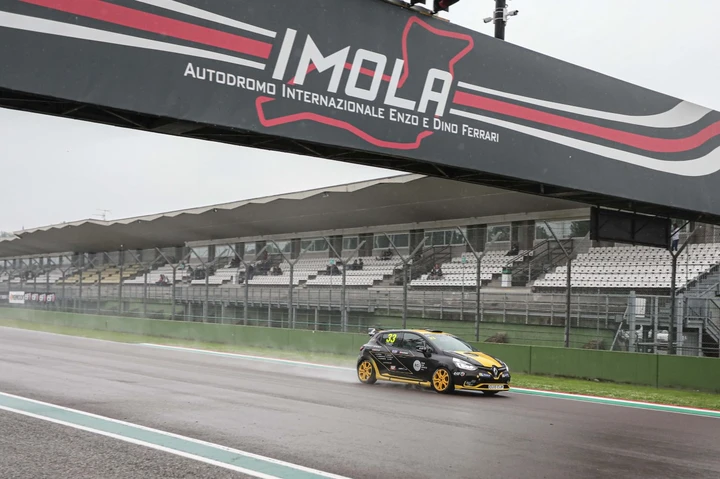 Renault Clio Cup: ultima tappa a Imola