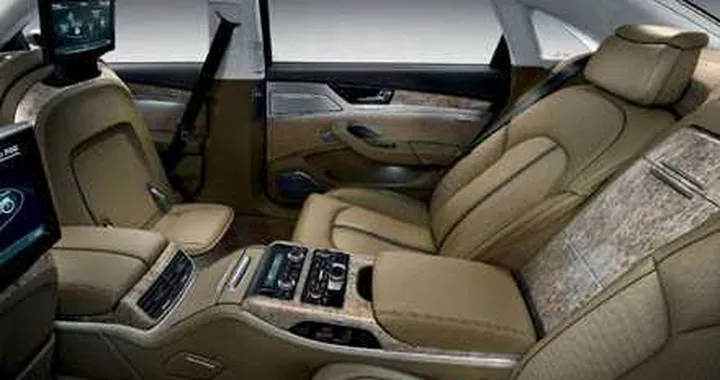 Audi A8 L: passo lungo e ben disteso