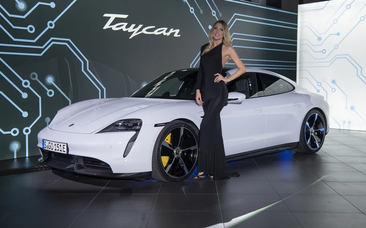Porsche Taycan: le immagini dell'anteprima italiana