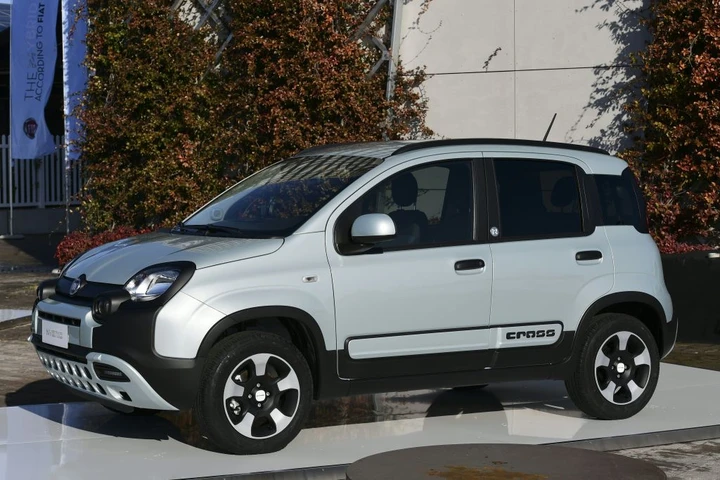 Che impatto avranno i dazi USA sul costo delle auto in Italia? Rincari di 3.000 euro