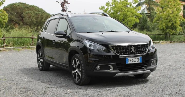 Peugeot 2008 BlueHDi 100 Allure: la prova su strada