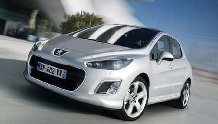 Peugeot 308 restyling, a giugno da 17.390 euro